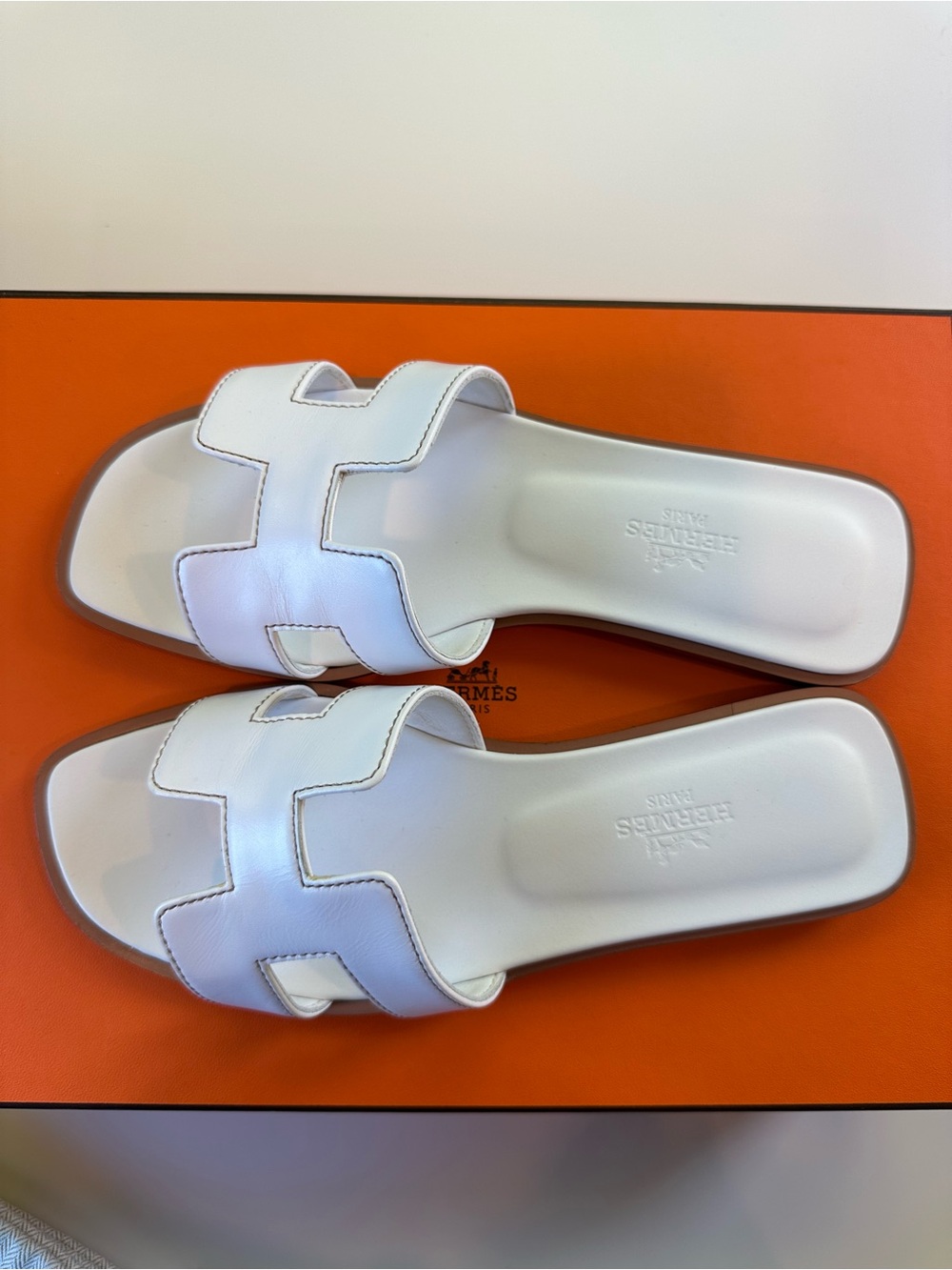 Hermes White Oran Sandals Size 35 - Picture 4 of 14